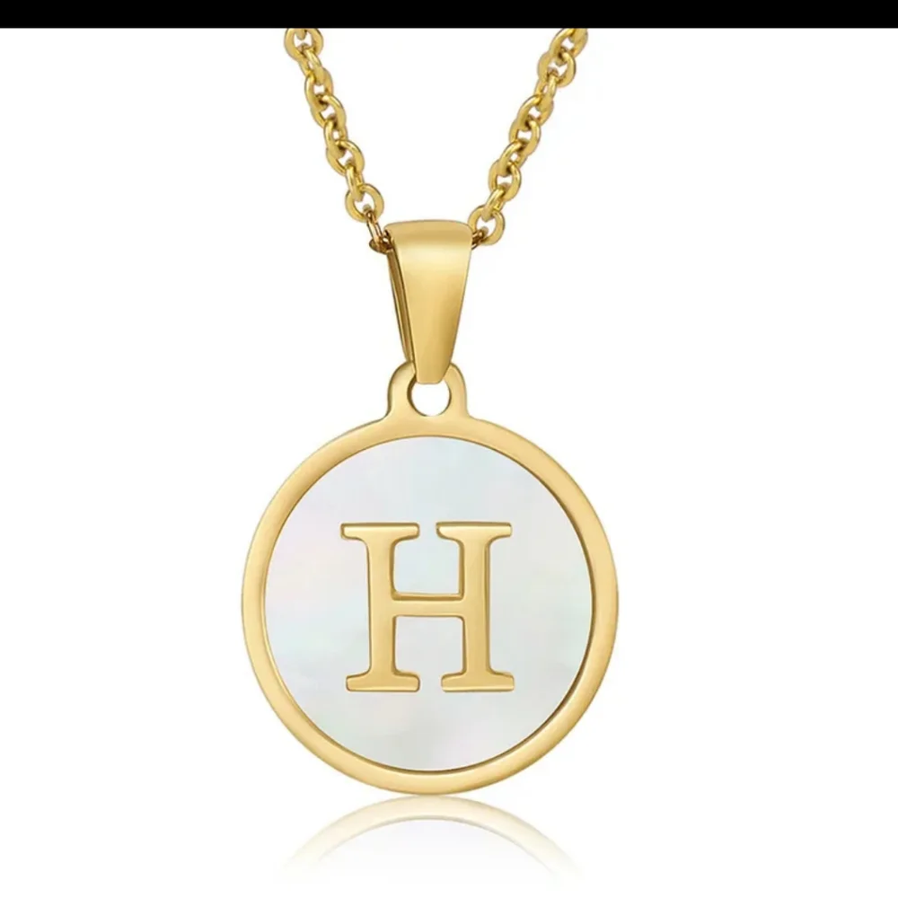 New gold plated stainless steel shell initial necklace - Picture 15 of 16
